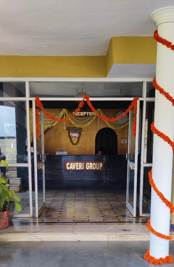 Hotel Caveri Comfort Inn Madikeri Luaran gambar