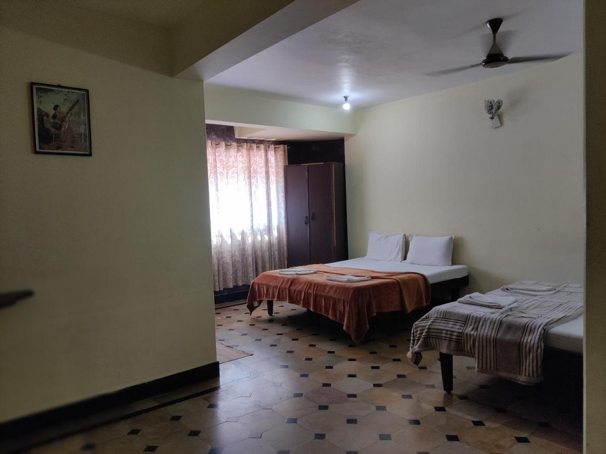 Hotel Caveri Comfort Inn Madikeri Luaran gambar