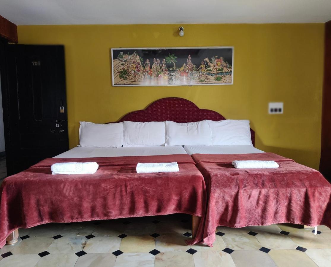 Hotel Caveri Comfort Inn Madikeri Luaran gambar
