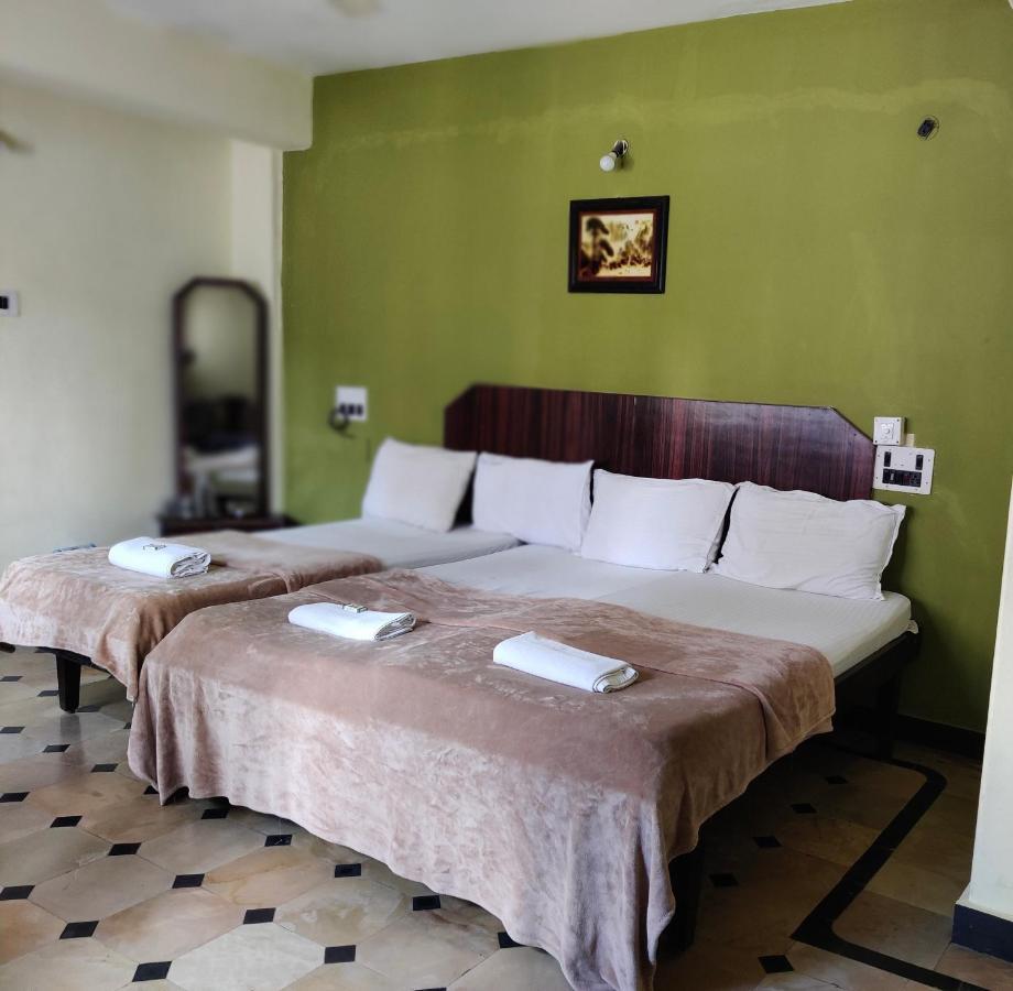 Hotel Caveri Comfort Inn Madikeri Luaran gambar