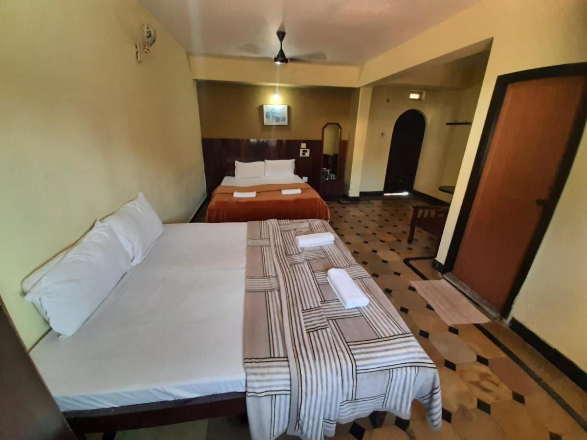 Hotel Caveri Comfort Inn Madikeri Luaran gambar