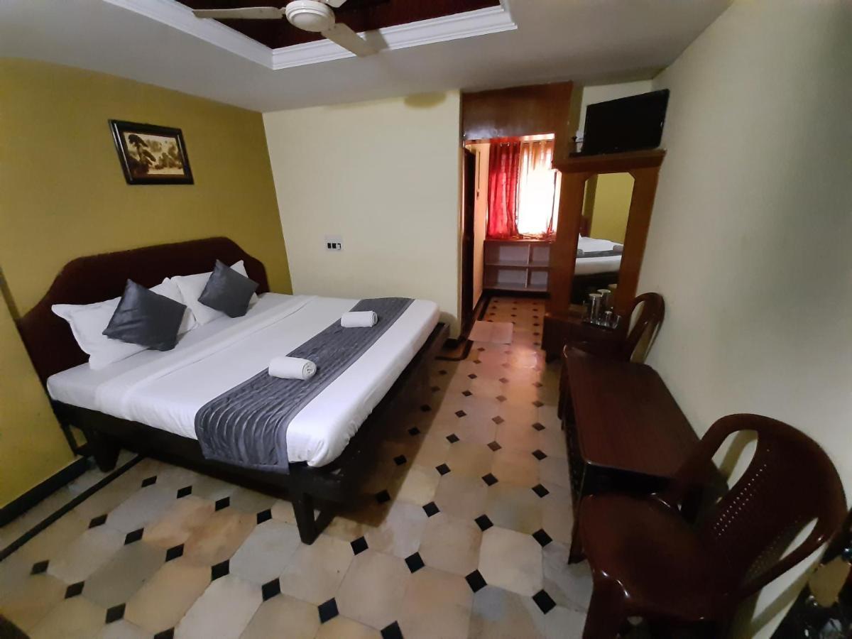 Hotel Caveri Comfort Inn Madikeri Luaran gambar
