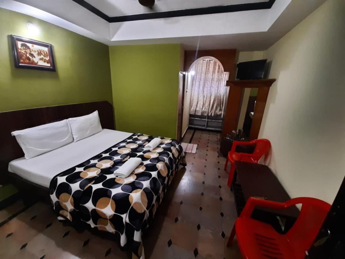 Hotel Caveri Comfort Inn Madikeri Luaran gambar