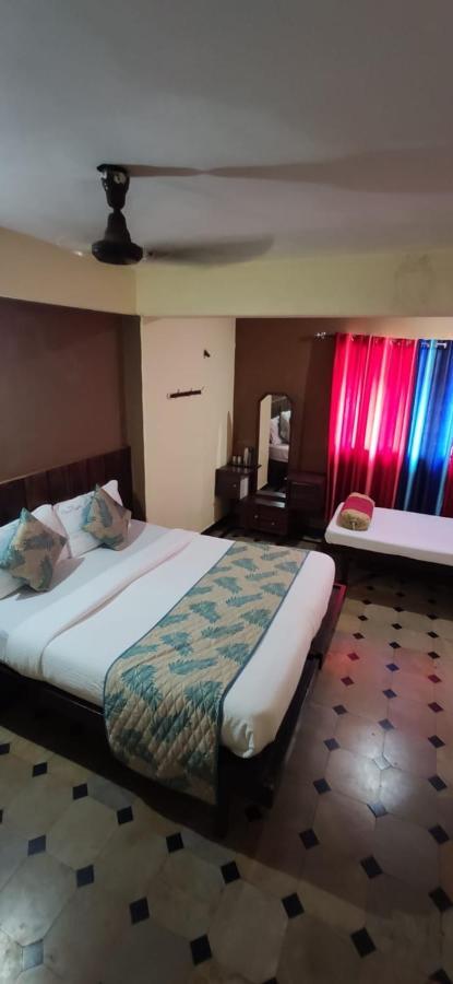 Hotel Caveri Comfort Inn Madikeri Luaran gambar